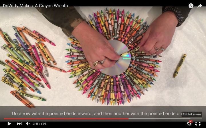 dowitty makes a crayon wreath, crafts, wreaths