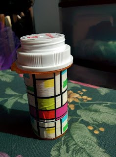 kit de costura impermeable a partir de un frasco de medicamentos recetados