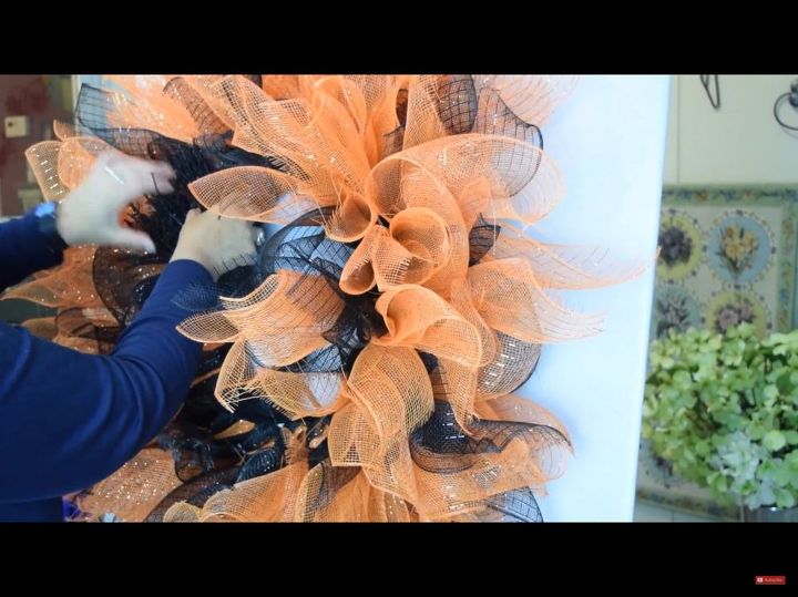 how to make a halloween wreath, crafts, halloween decorations, how to, seasonal holiday decor, wreaths