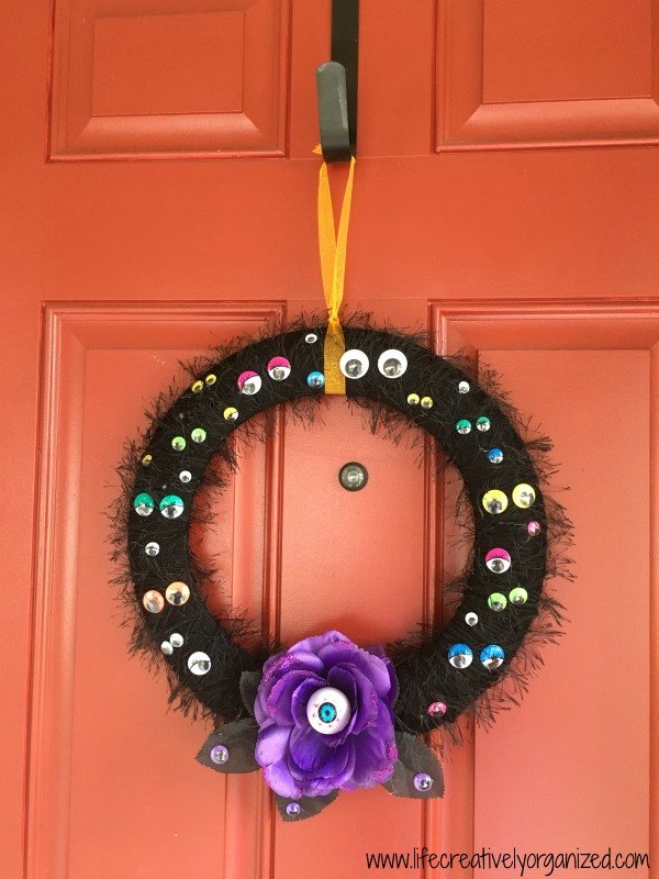 spooky eyeball halloween wreath, crafts, halloween decorations, seasonal holiday decor, wreaths