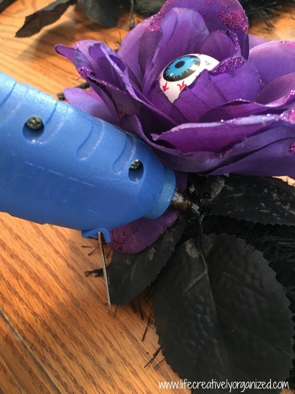 spooky eyeball halloween wreath, crafts, halloween decorations, seasonal holiday decor, wreaths