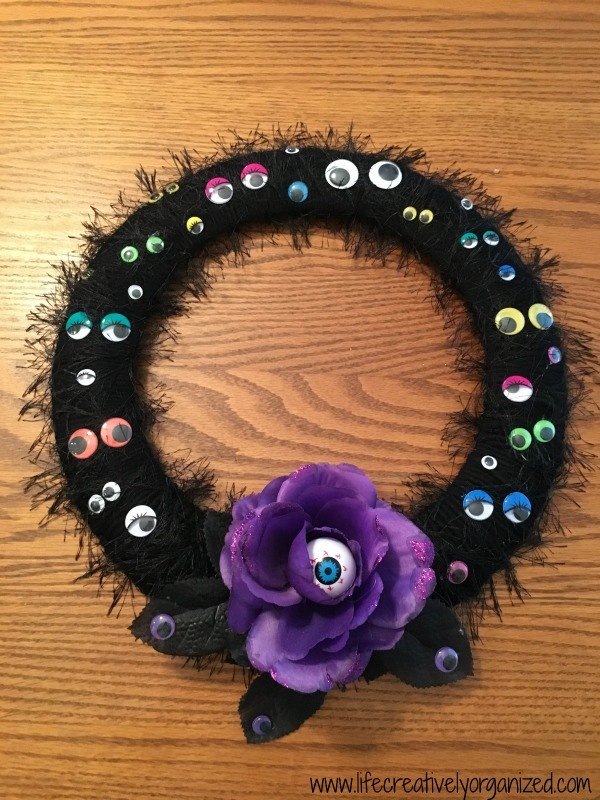 spooky eyeball halloween wreath, crafts, halloween decorations, seasonal holiday decor, wreaths