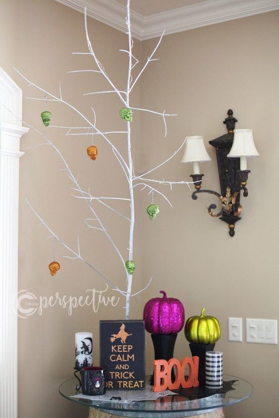 rvore de halloween fcil com decoraes de caveira