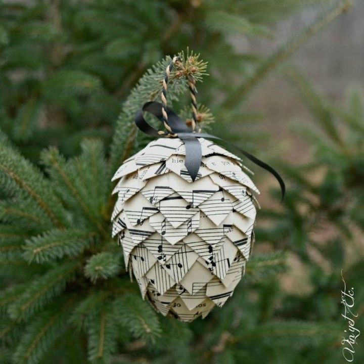 voc pode repensar sua rvore quando vir essas ideias de ornamentos, A Pinecone Christmas Enfeites DIY HomeForChristmas