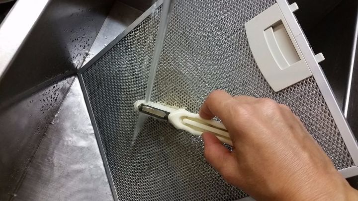 diy no rub magic cleaner degreaser for your kitchen hood, cleaning tips, kitchen design, Use a small brush to rinse the cleaner off