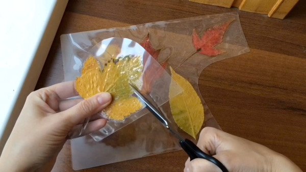 manualidades de otoo fciles con hojas laminadas