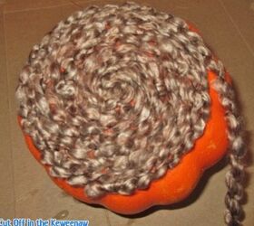 yarn wrapped pumpkin, crafts, gardening, pallet, repurposing upcycling, wreaths