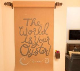 10 maneras en las que nunca pensaste en usar una barra de cortina en tu casa, Tabl n de anuncios de papel kraft DIY