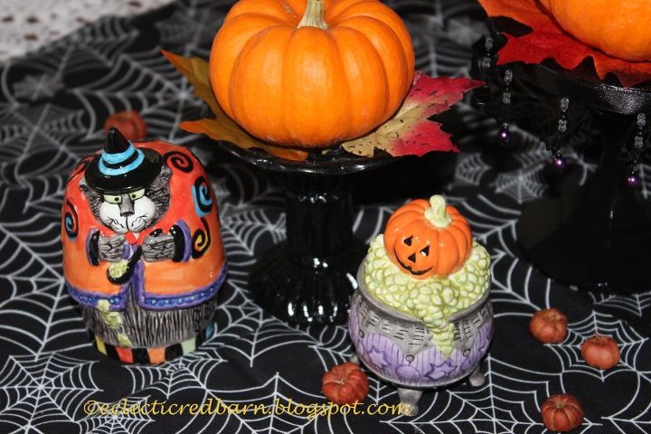 need a quick and inexpensive halloween vignette , halloween decorations, seasonal holiday decor