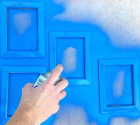A mom lays out frames & makes this stunning living room decor