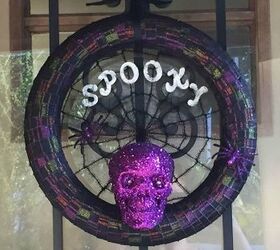 diy spooky halloween wreath eerily easy , crafts, halloween decorations, seasonal holiday decor, wreaths