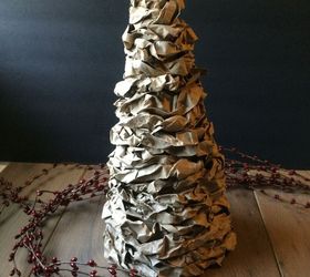 Haz un árbol de navidad de caja de cereales con bolsas de supermercado recicladas