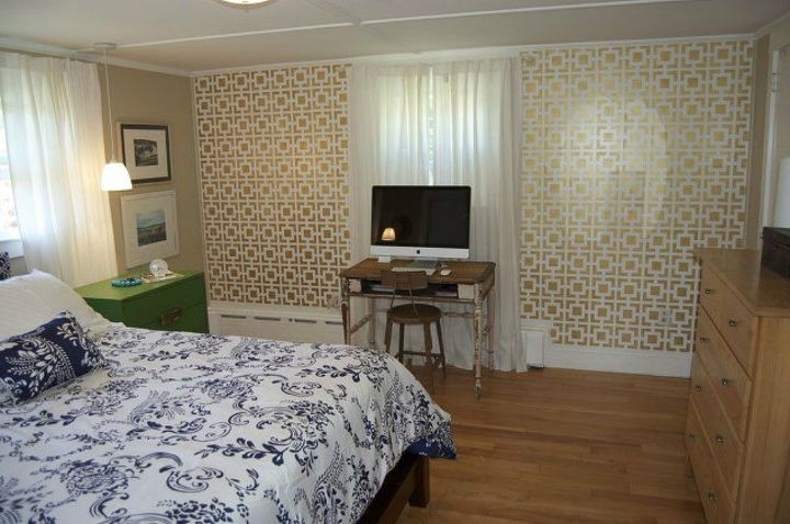 forget accent walls these amazing ideas are even better, Add a gold pattern to your wall