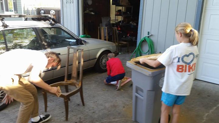 alerta da tia orgulhosa comece jovem 3 jovens construtores de cadeiras