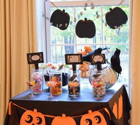 Estación de caramelos de Halloween de Dollarstore y bandeja de esqueletos!