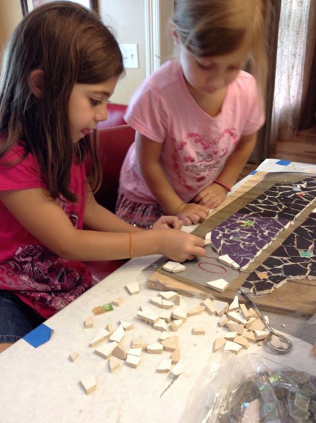 My granddaughters use their artistic vibes!