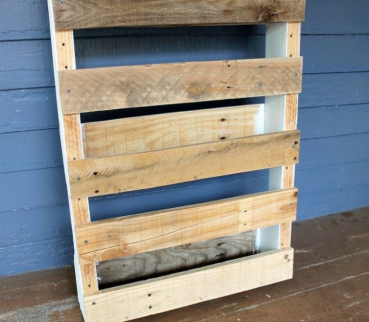 Diy Pallet Bookshelf For Kids Hometalk
