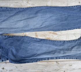 Get more storage space in minutes using an old pair of jeans