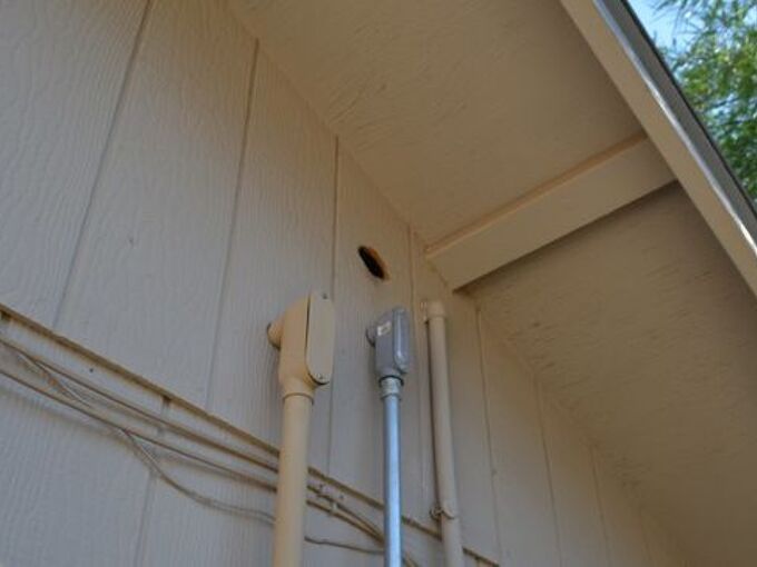 How to repair hole in vinyl siding? Hometalk How to repair hole in vinyl siding? Hometalk