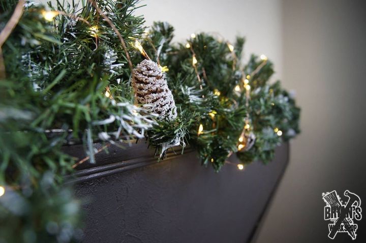 Easy Cheap DIY Christmas Garland Decoration