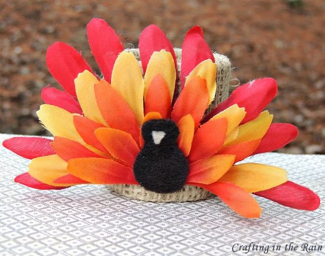 s do thanksgiving like your grandma, Have colorful Turkey themed napkin rings