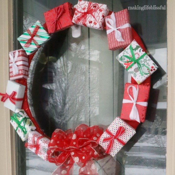 gift box wreath tutorial, crafts, how to, wreaths