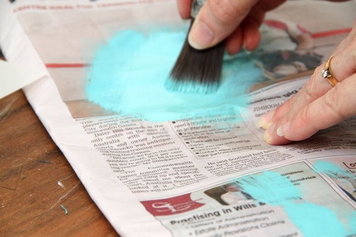 update your home with stencils pro tips on getting crisp edges , home decor, Offloading the brush is KEY