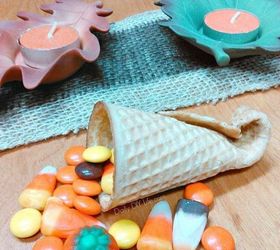 haz rer a tus hijos con estas divertidas ideas de accin de gracias, Dobla los conos de helado para convertirlos en deliciosas cornucopias