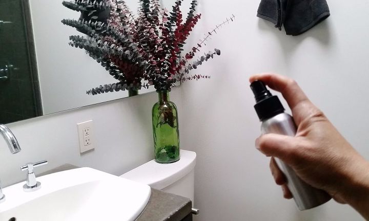 spray de natal diy para fazer sua rvore de natal falsa cheirar como a coisa real, Hmm Acho que posso usar isso no banheiro