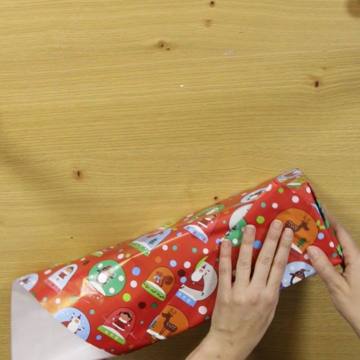 embrulhe seus presentes com um nico pedao de fita adesiva