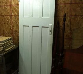 perchero hecho con una puerta vieja, Puerta de madera maciza