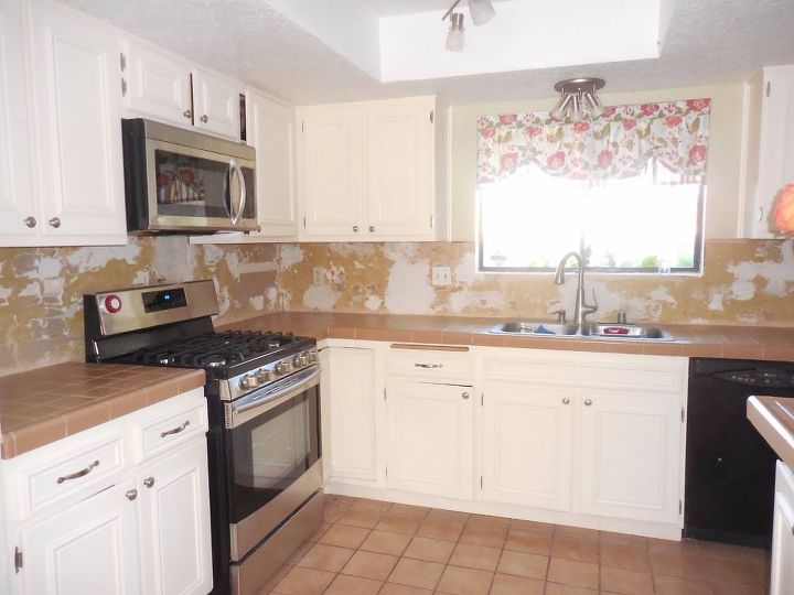 Painting Kitchen Counters And Back Splash Makeover Hometalk Kitchen Counter And Back Splash Makeover Countertops Design