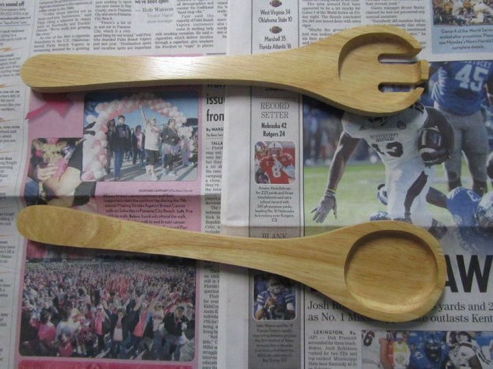 thrift store christmas decorating