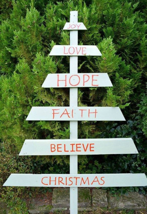 thrift store christmas decorating