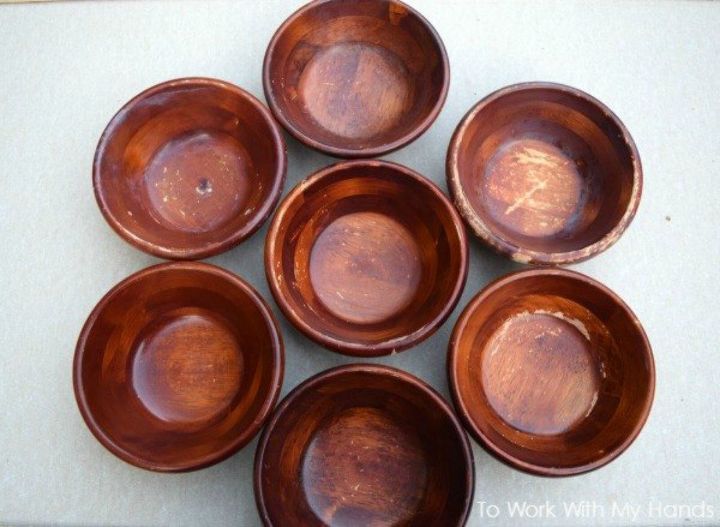 thrift store christmas decorating