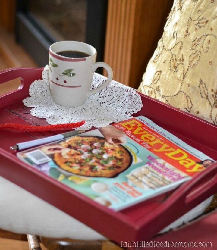 thrift store christmas decorating