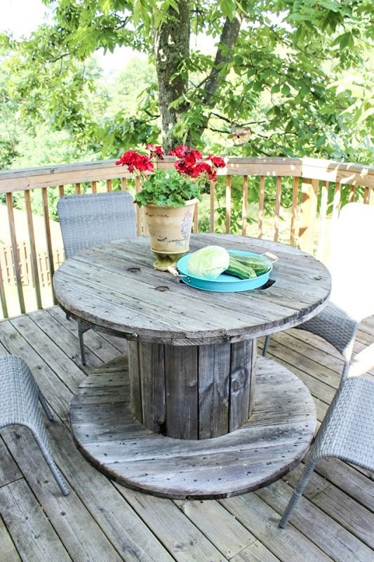 wooden spool table makeover, painted furniture