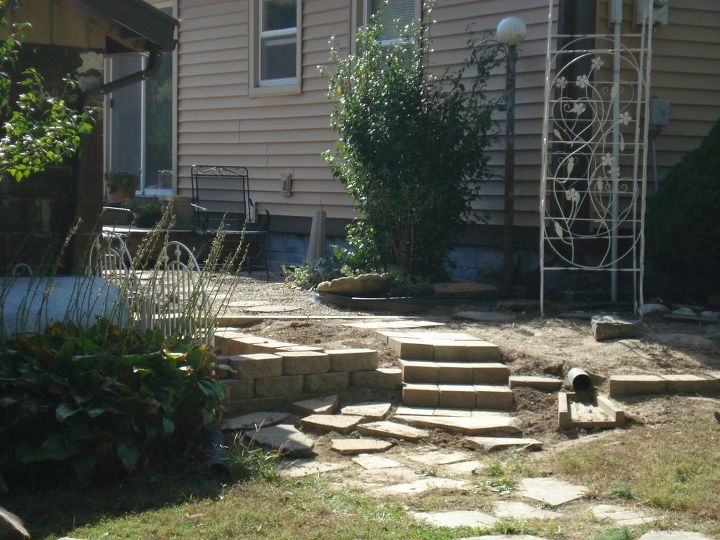 construir nuevas escaleras de jardn para el patio trasero, Escalones completados con escalones en la parte inferior