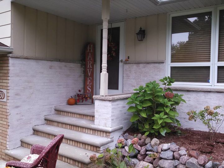 update those boring posts outside your home