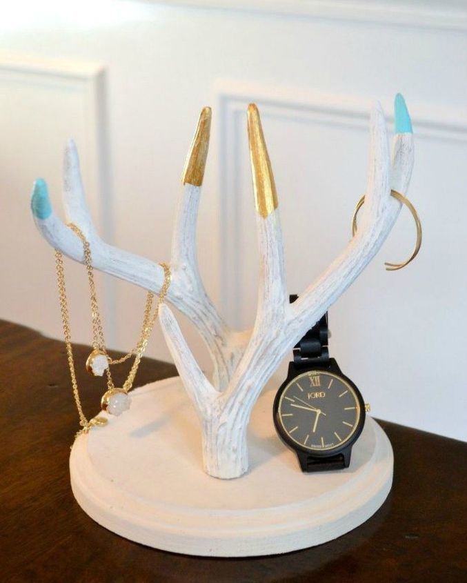 21 jewelry organizing ideas that are better than a jewelry box, This chic antler piece