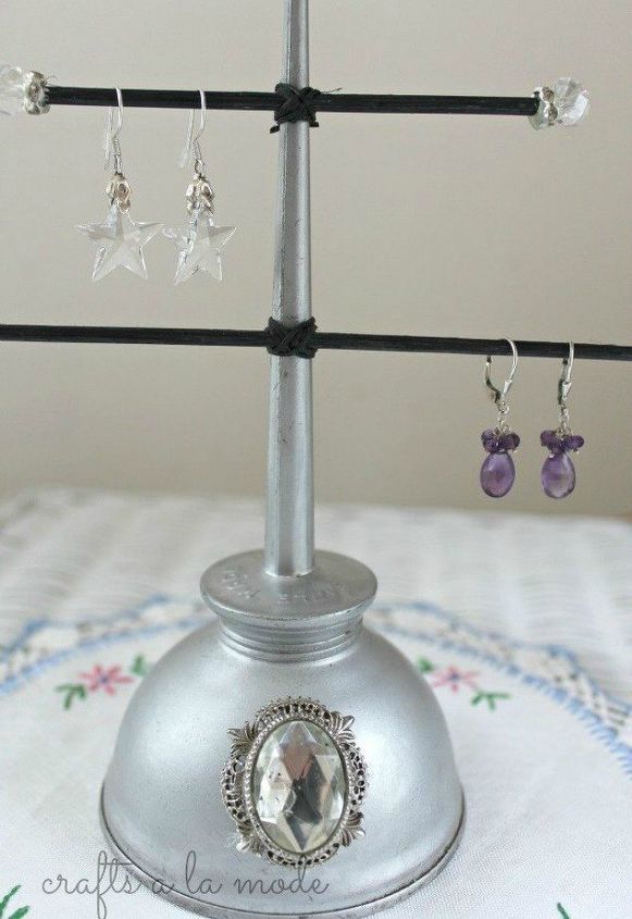 21 jewelry organizing ideas that are better than a jewelry box, This reused vintage oil can and skewers