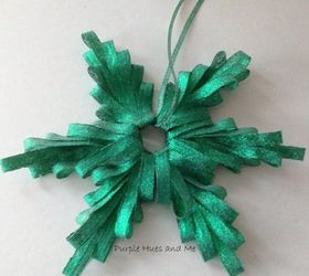 ribbon quilling comb ornament, christmas decorations, crafts, seasonal holiday decor