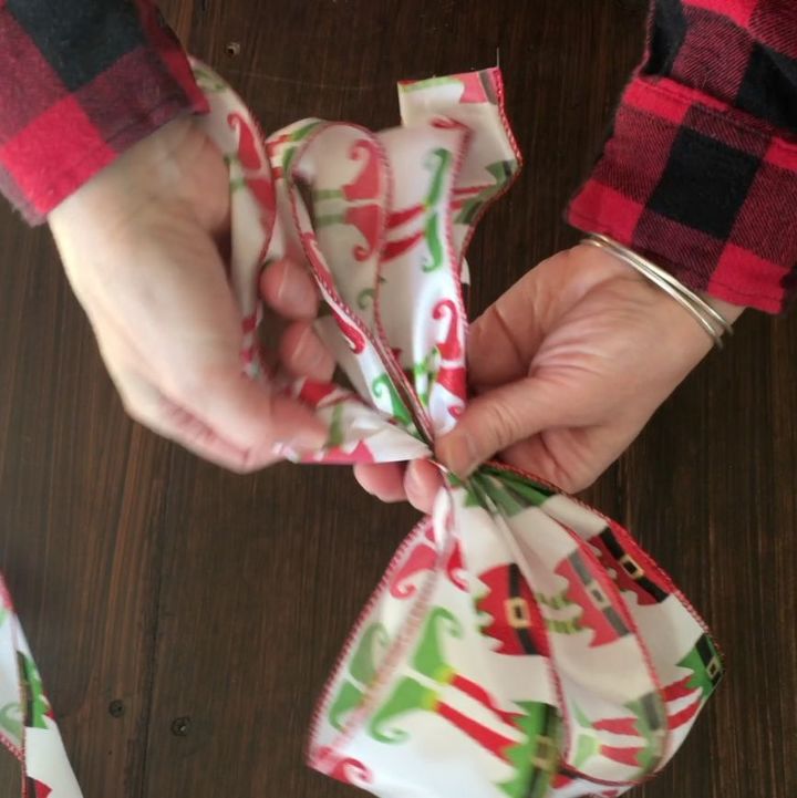 How To Tie A Christmas Bow With 1 Sided Ribbon Hometalk how-to-tie-a-christmas-bow-with-1-sided-ribbon-hometalk