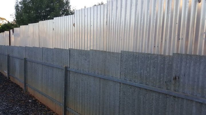 how can i cover up my side fence, Closer look at what I have to work with