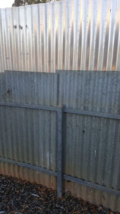how can i cover up my side fence, Close look at the old fence