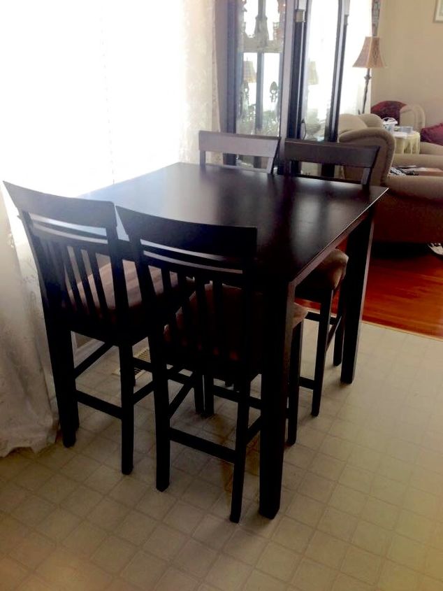 Boring dining area (nook)