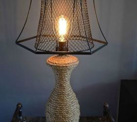 14 blah to beautiful lamp ideas to transform your entire living room, Renueva la l mpara envolvi ndola con cuerda de manila