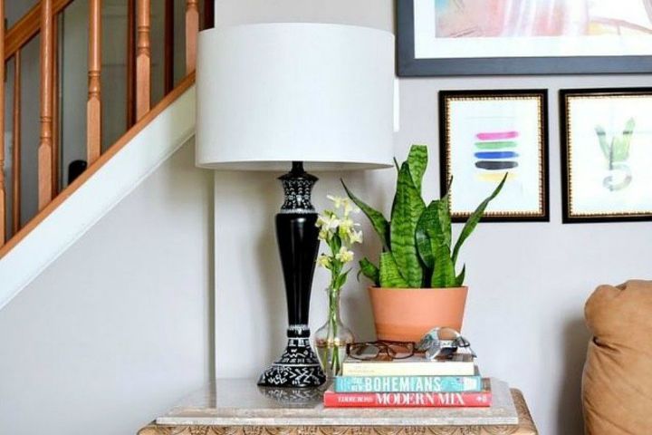 14 blah to beautiful lamp ideas to transform your entire living room, Cover it in Sharpie