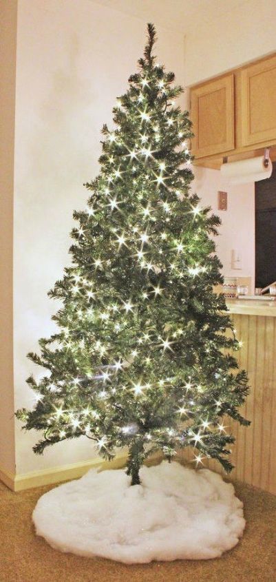 no te limites a los adornos estas ideas para decorar el rbol son an mejores, C mo iluminar encintar y decorar un rbol de Navidad