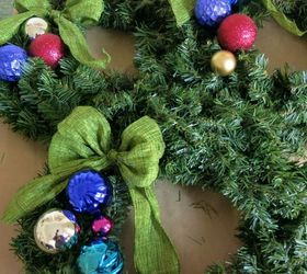 an easier way to make an ornament wreath for the holidays, christmas decorations, crafts, seasonal holiday decor, wreaths
